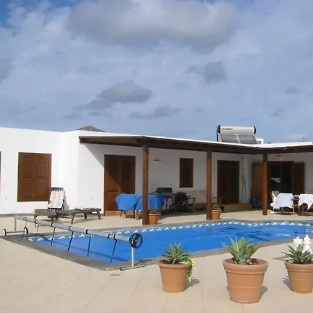 Puerto Del Carmen Sleeps 4 Pool Wifi *