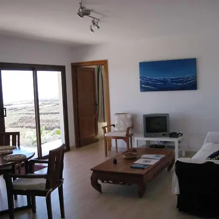 Puerto Del Carmen Sleeps 4 Pool Wifi Апартаменты Пуэрто дель Кармен